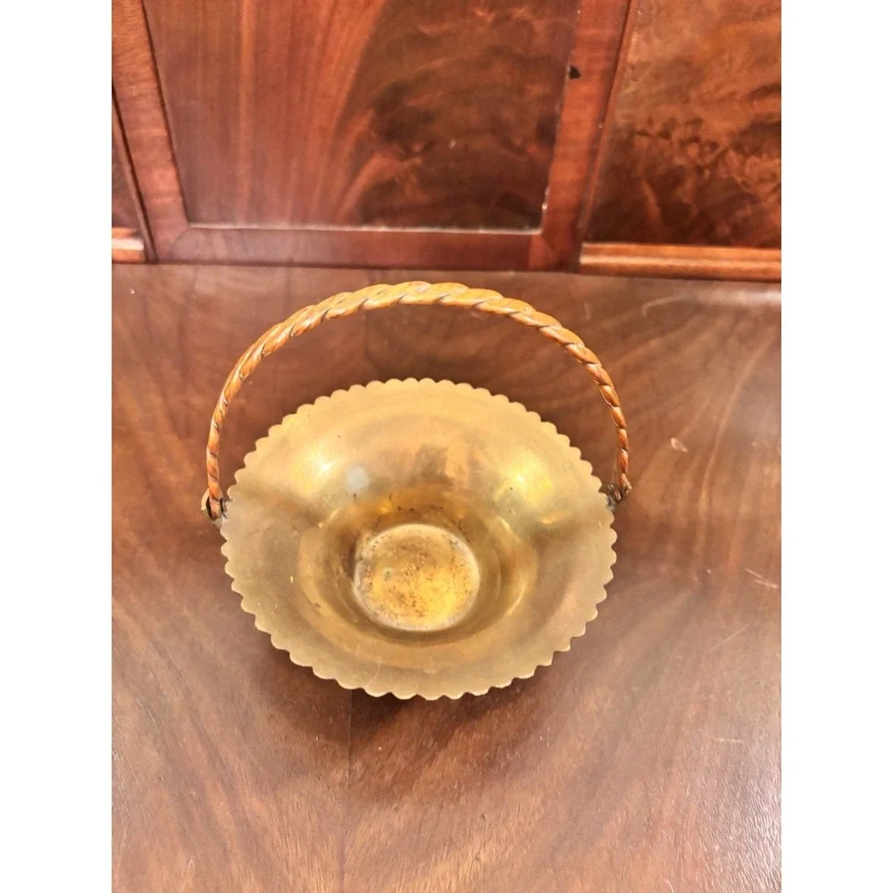 Vintage Solid Brass Basket Bowl Twisted Handle Scalloped Edge Pedestal